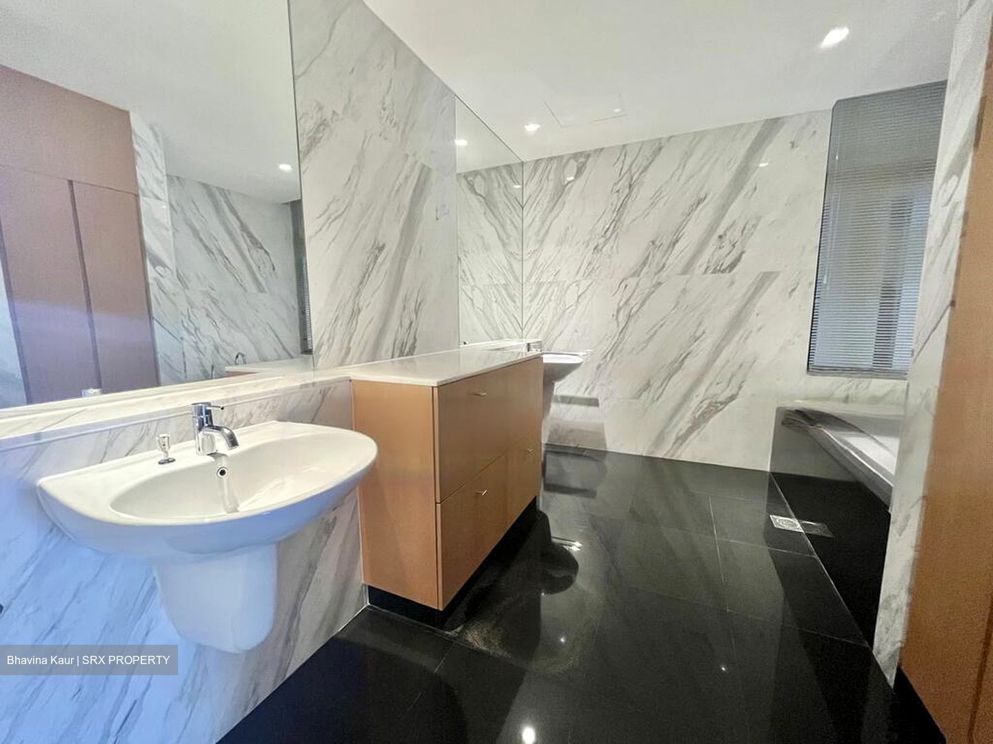 The Colonnade (D10), Condominium #507322811